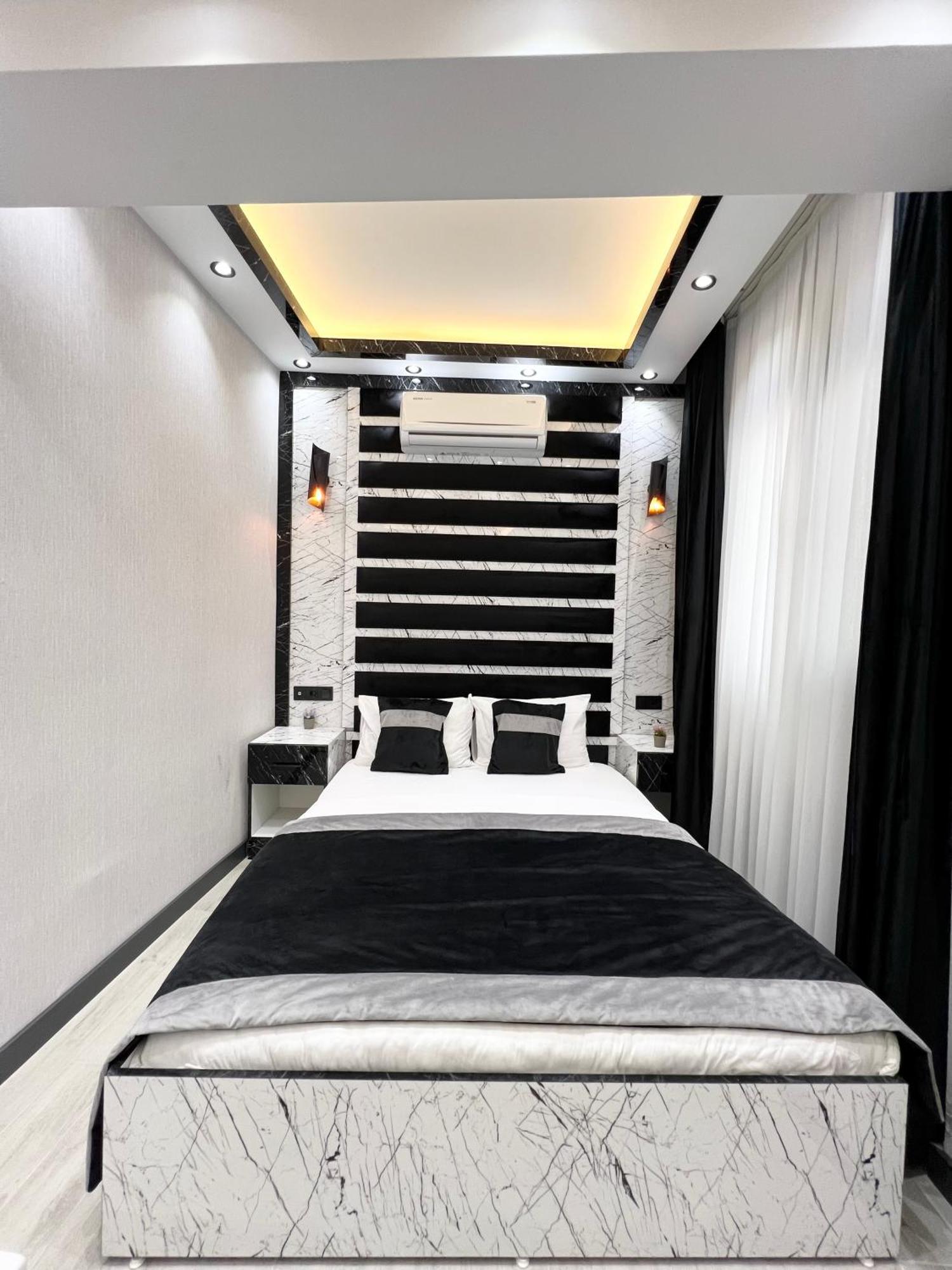 Taksim Larissa Hotel Suites Стамбул Экстерьер фото