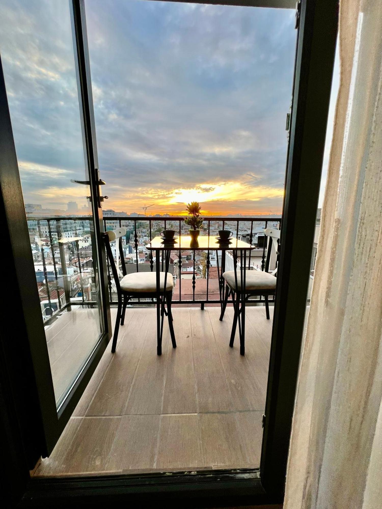 Taksim Larissa Hotel Suites Стамбул Экстерьер фото