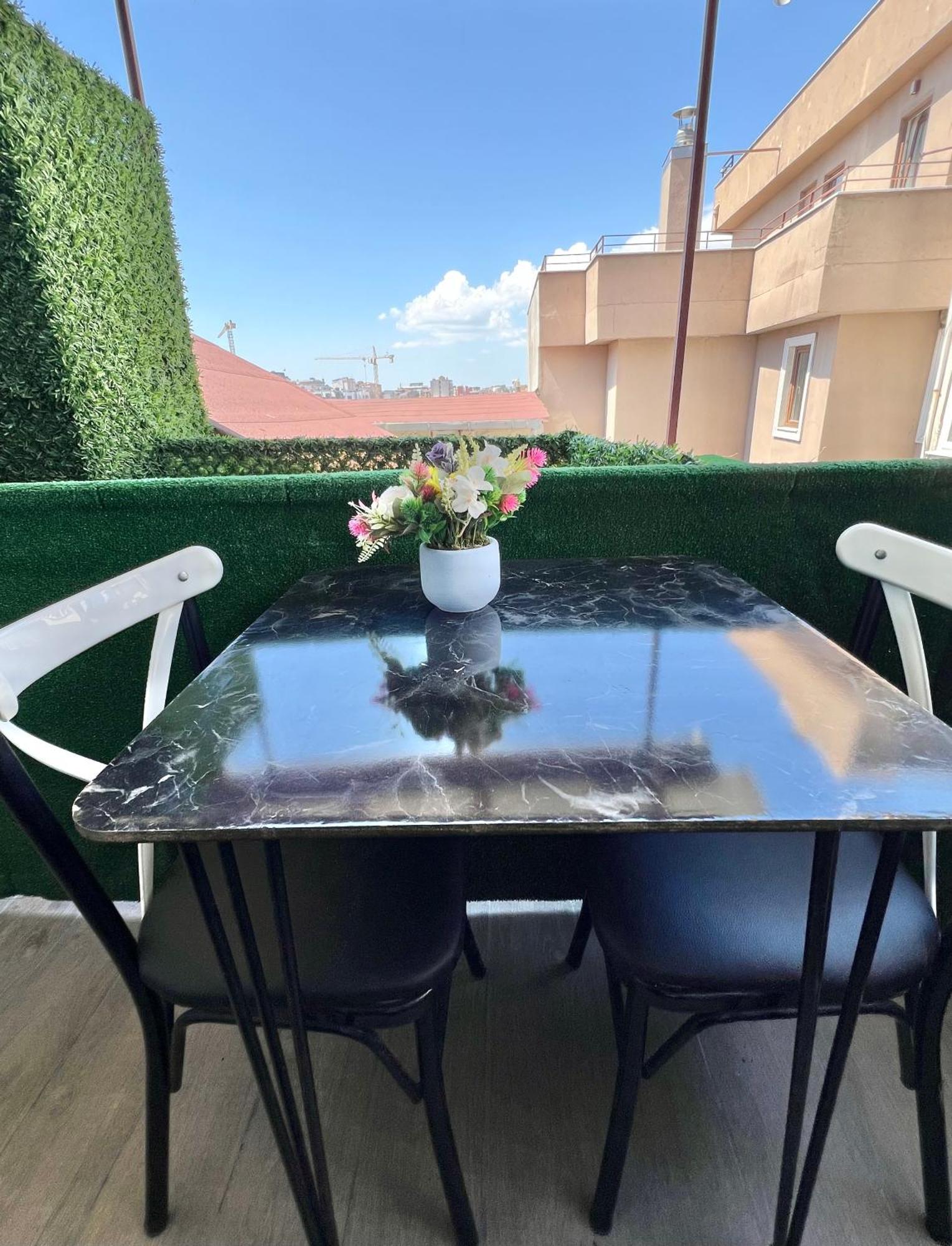 Taksim Larissa Hotel Suites Стамбул Экстерьер фото