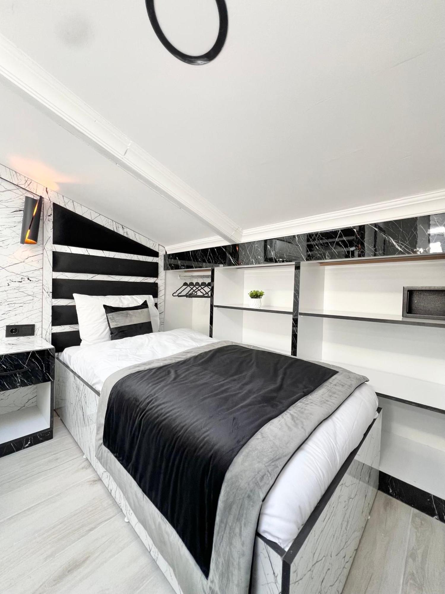 Taksim Larissa Hotel Suites Стамбул Экстерьер фото