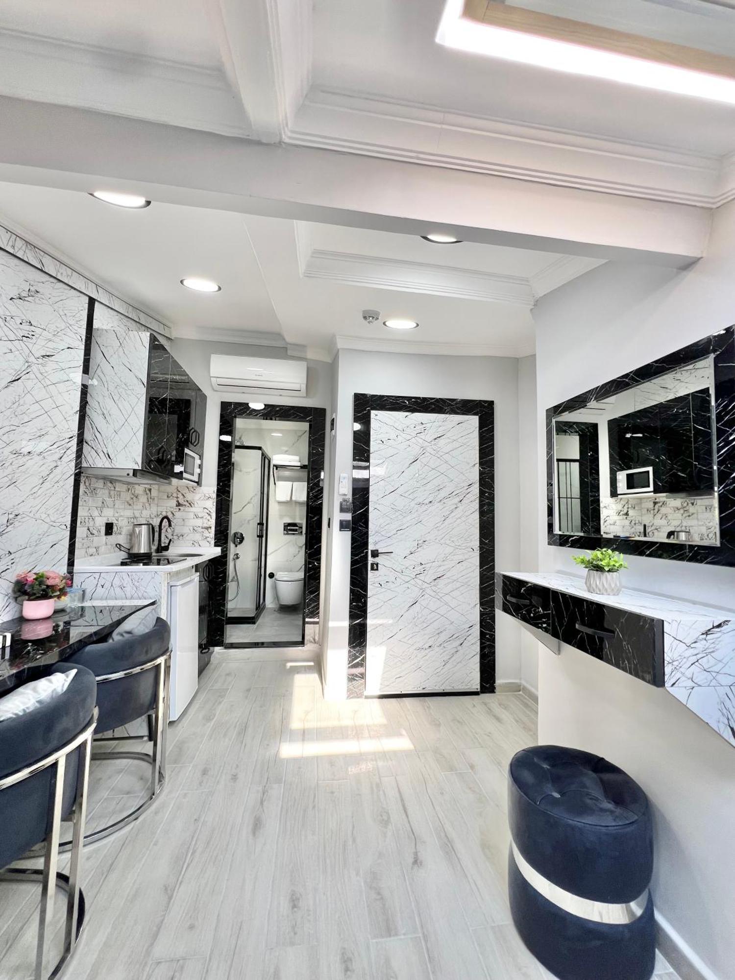 Taksim Larissa Hotel Suites Стамбул Экстерьер фото